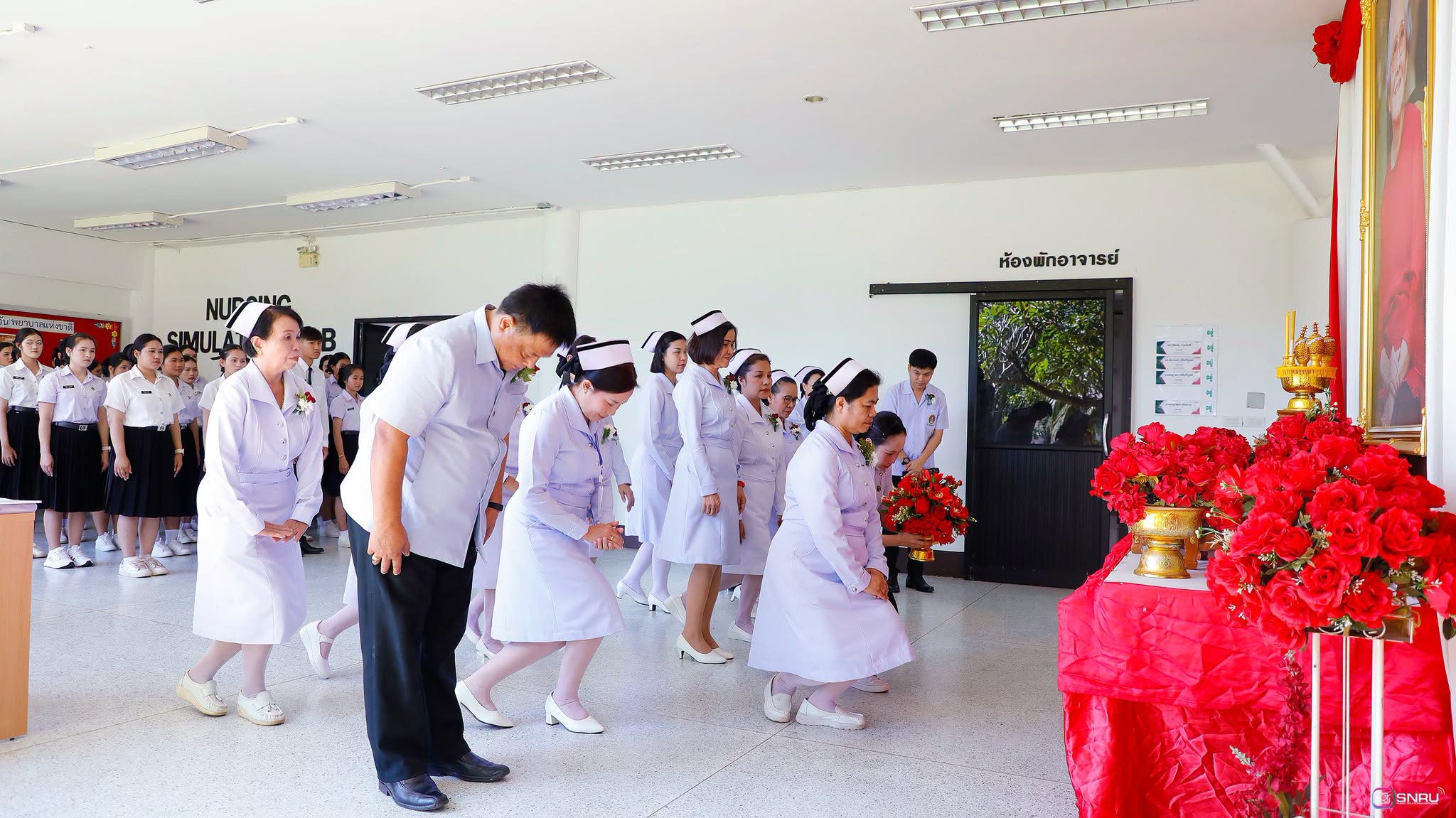 วันที่ 21 ตุลาคม 2569 คณะพยาบาลศาสตร์ จัดพิธีวางพานพุ่มถวายราชสักการะ สมเด็จพระศรีนครินทราบรมราชชนนี เนื่องในวันพยาบาลแห่งชาติ